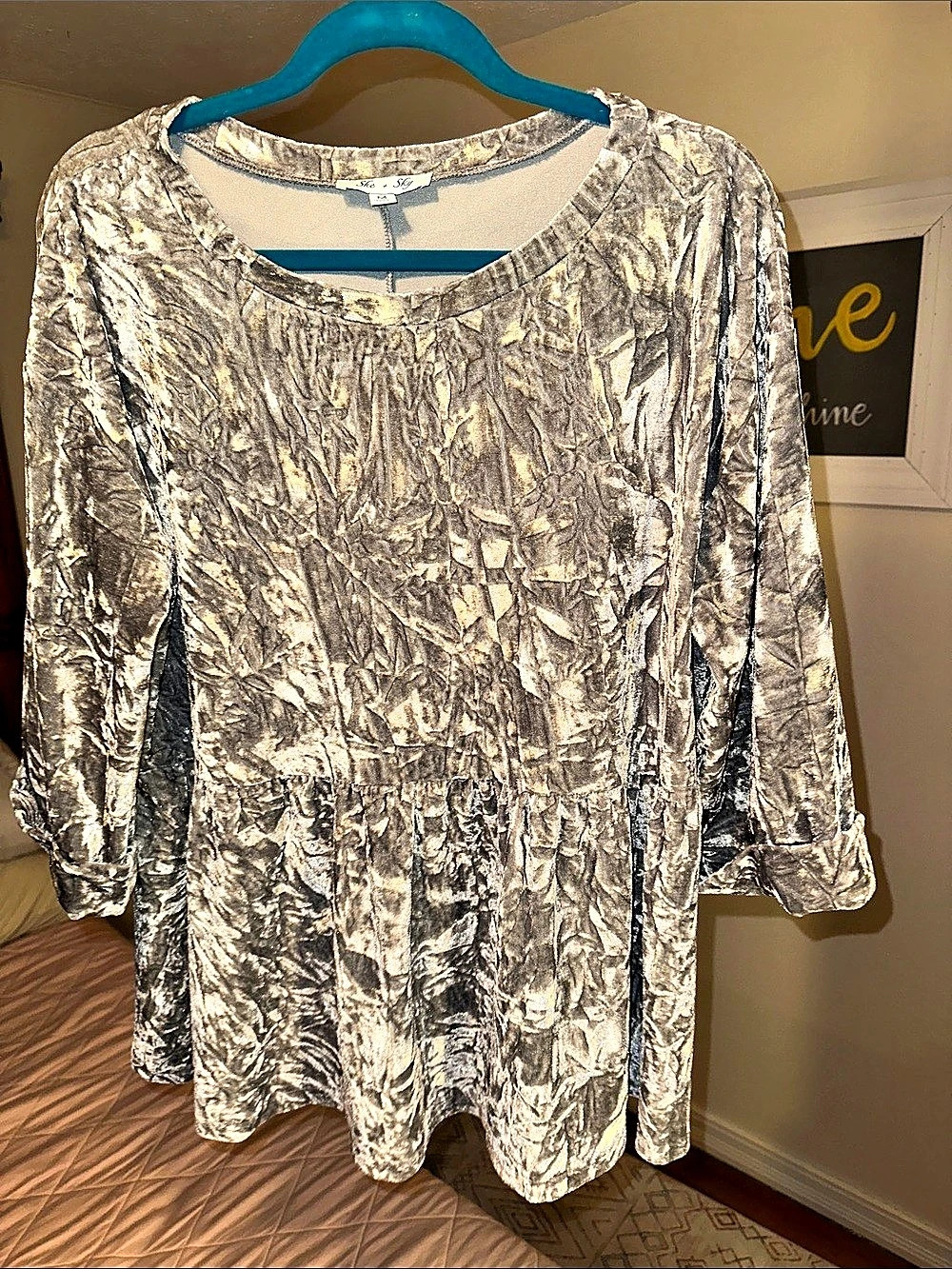 She & Sky Abstract Velvet Tunic Gray - Medium
